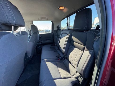 Used 2025 Nissan Frontier SV image 11