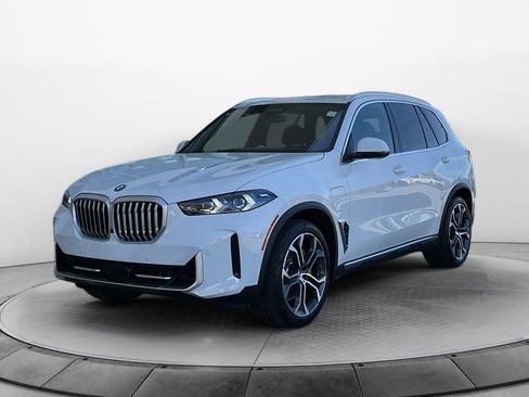 New 2026 BMW X5 xDrive50e AWD/4WD image 3
