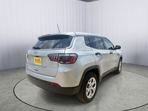 Used 2024 Jeep Compass Sport AWD/4WD image 7