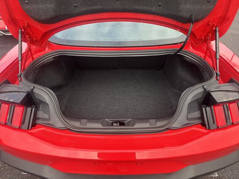 Used 2025 Ford Mustang GT RWD image 7