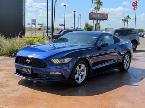 Used 2016 Ford Mustang Coupe RWD image 5
