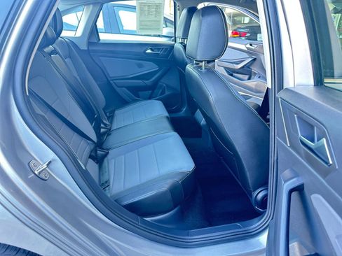 Used 2025 Volkswagen Jetta SE image 25