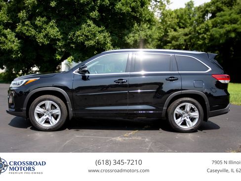 Used 2017 Toyota Highlander Limited w/ Protection Package #3 AWD/4WD image 2