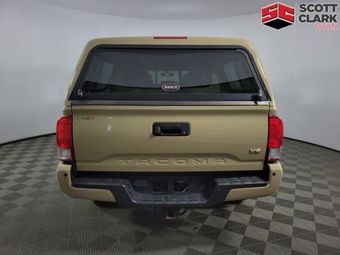 Used 2017 Toyota Tacoma TRD Off-Road w/ Premium & Technology Package image 6