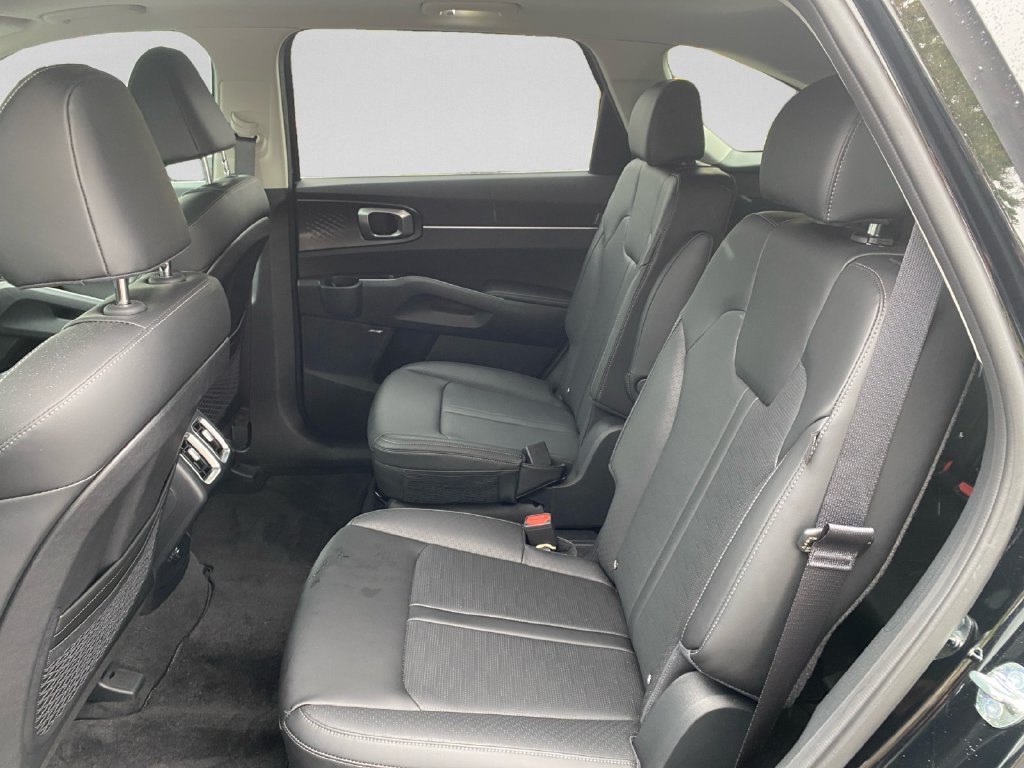 Used 2026 Kia Sorento EX w/ EX Premium Package FWD image 25