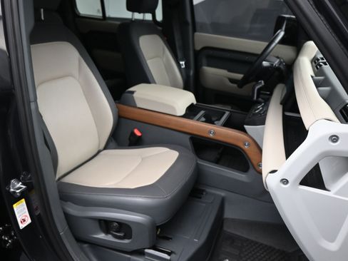 Used 2023 Land Rover Defender 110 X-Dynamic SE image 10