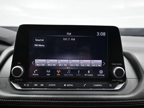 Used 2025 Nissan Rogue SV AWD/4WD image 33