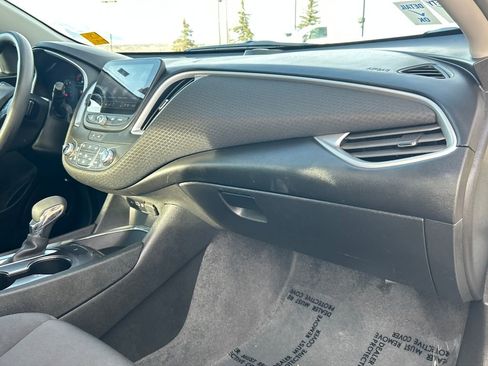 Used 2023 Chevrolet Malibu LT image 9