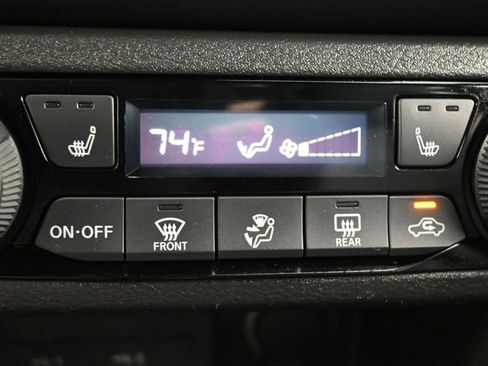 Used 2023 Nissan Kicks SR w/ SR Premium Package FWD image 13