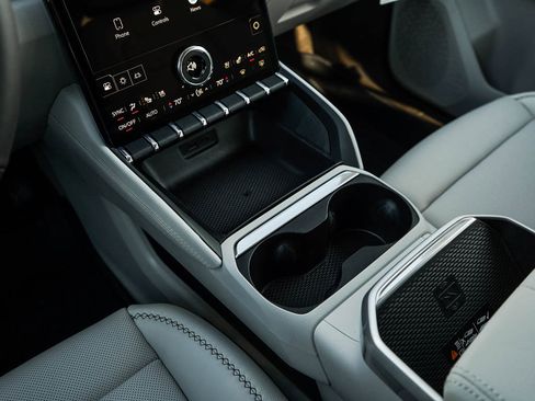 New 2026 GMC Terrain Denali w/ LPO, Floor Liner Package image 27