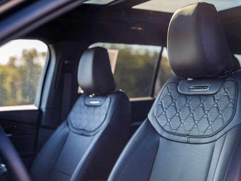 Certified 2025 Ford Explorer Platinum w/ Ultimate Package image 24