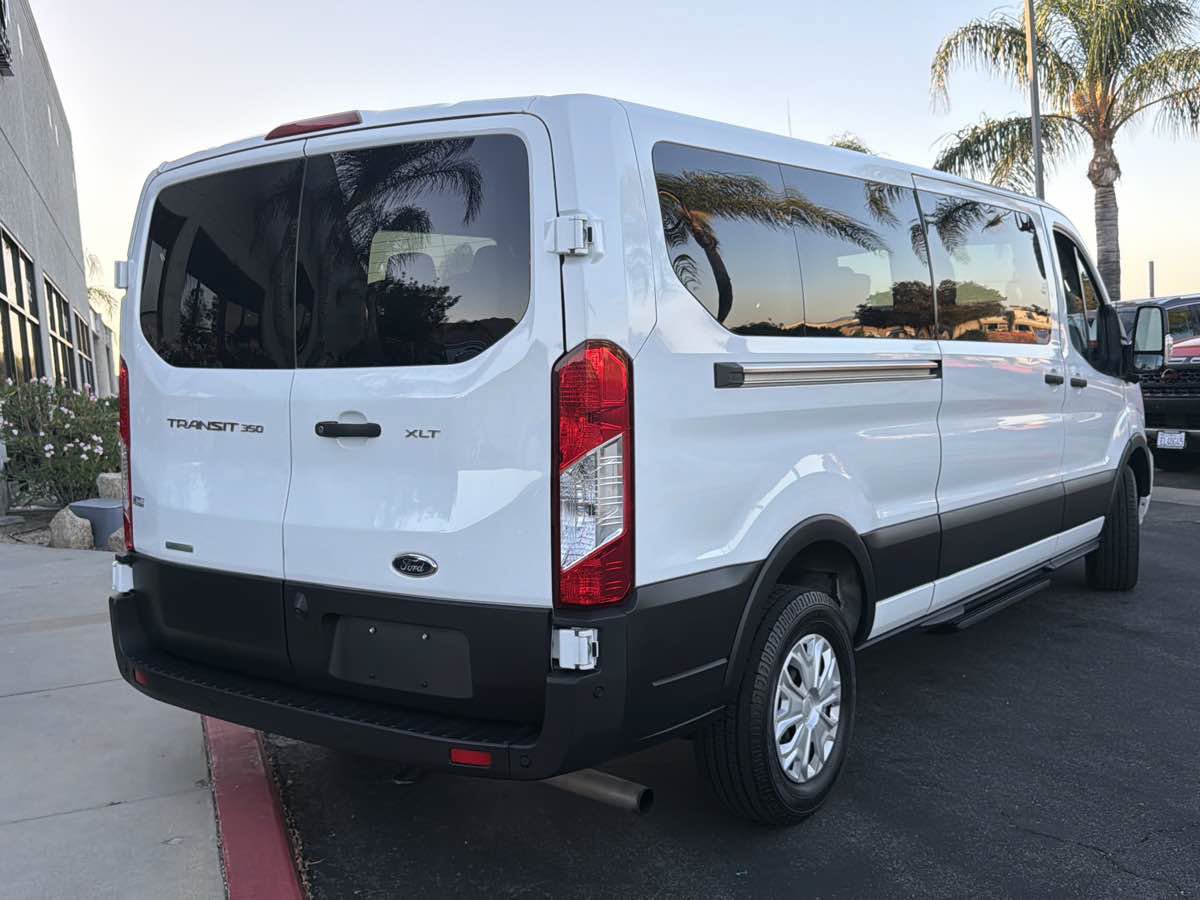 Used 2023 Ford Transit 350 XLT RWD image 4