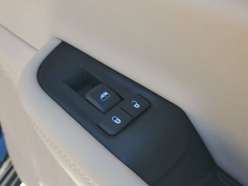 New 2025 Jeep Grand Cherokee L Limited w/ Black Appearance Package image 17