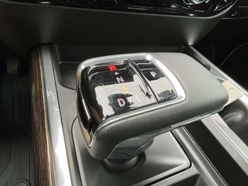Certified 2025 GMC Sierra 1500 Elevation w/ Elevation Premium Package AWD/4WD image 21