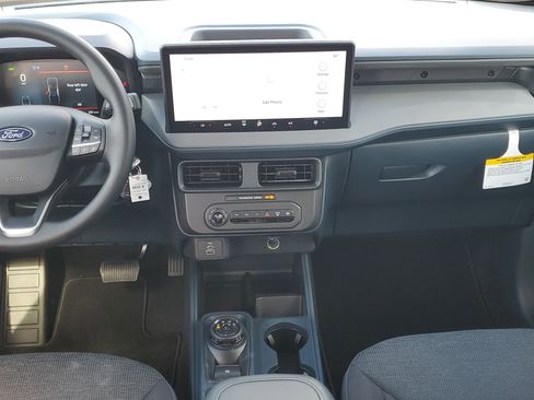 New 2025 Ford Maverick XL image 13