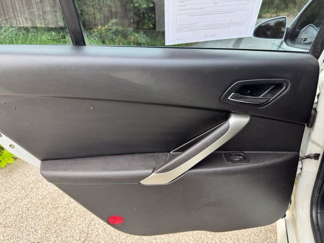Used 2010 Pontiac G6 Sedan FWD image 11