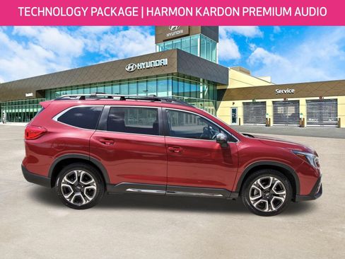 Used 2023 Subaru Ascent Limited w/ Technology Package AWD/4WD image 4