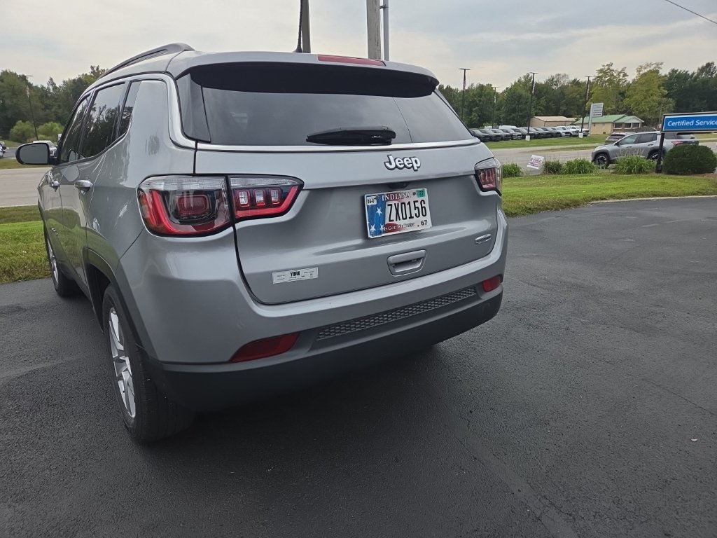 Used 2022 Jeep Compass Latitude w/ Convenience Group FWD image 3