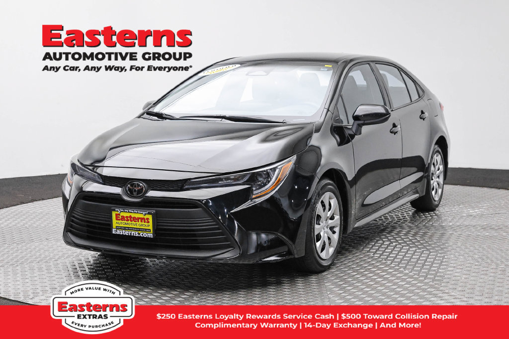 Used 2025 Toyota Corolla LE FWD image 1