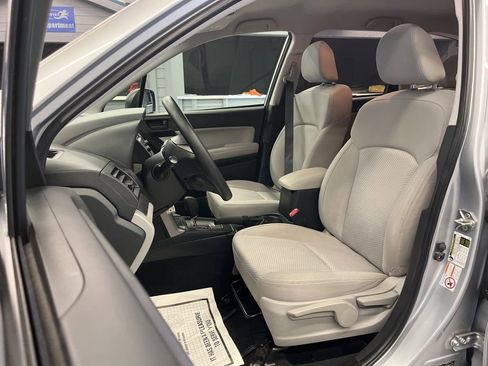 Used 2015 Subaru Forester 2.5i w/ Alloy Wheel Package image 12