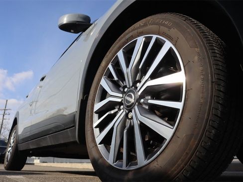 Certified 2024 Nissan Kicks SV image 10