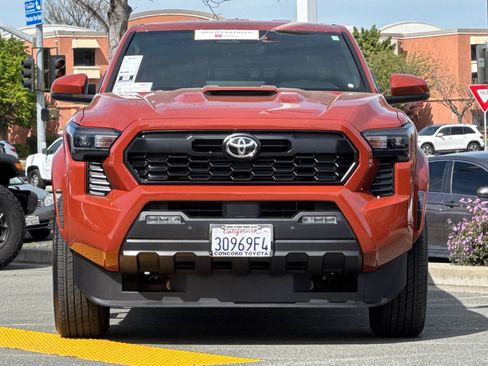 Certified 2025 Toyota Tacoma TRD Sport w/ TRD Sport Upgrade Package image 5