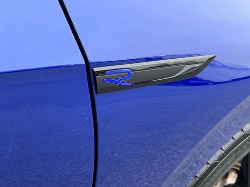 Used 2023 Volkswagen Golf 20th Anniversary Edition image 9