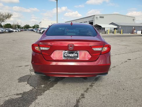 Used 2018 Honda Accord EX image 5