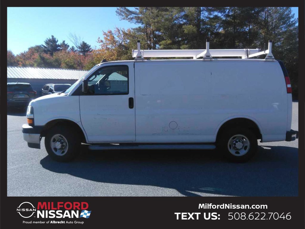 Used 2020 Chevrolet Express 2500 w/ Driver Convenience Package RWD image 2