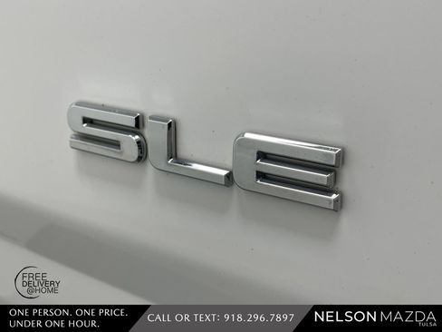 Used 2018 GMC Canyon SLE w/ SLE Convenience Package image 15