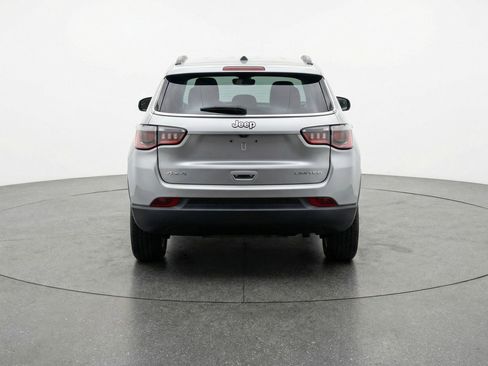 Used 2025 Jeep Compass Latitude image 7