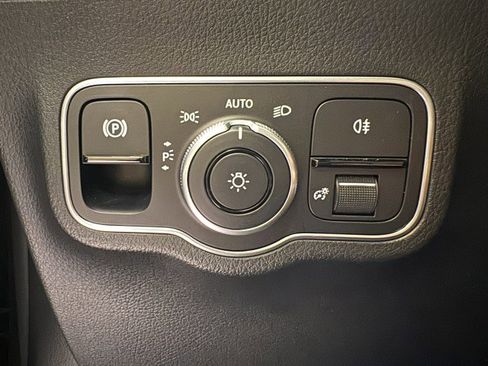 Certified 2024 Mercedes-Benz GLA 250 image 17