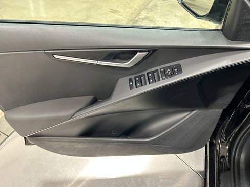 New 2025 Kia Niro LX image 11