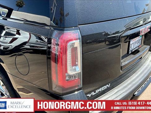Used 2018 GMC Yukon SLT AWD/4WD image 19