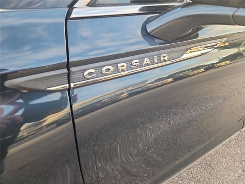 Used 2022 Lincoln Corsair Reserve w/ Equipment Group 201A image 10