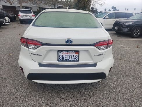 Used 2021 Toyota Corolla LE w/ Carpet Mat Package (TMS) image 4