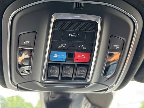 Used 2025 Jeep Grand Cherokee L Summit AWD/4WD image 22