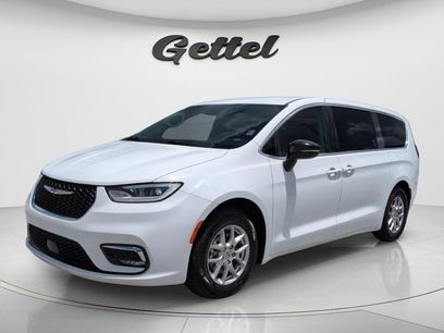 Used 2024 Chrysler Pacifica Touring-L
