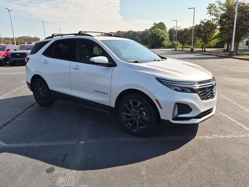 Used 2023 Chevrolet Equinox RS w/ RS Leather Package FWD image 1