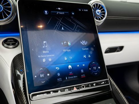 Used 2025 Mercedes-Benz SL 63 AMG 4MATIC image 18