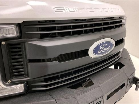 Used 2019 Ford F350 XL image 25