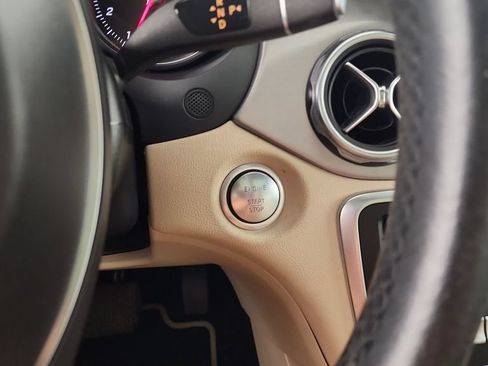 Used 2018 Mercedes-Benz GLA 250 4MATIC image 18
