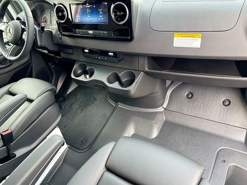 New 2026 Mercedes-Benz Sprinter 2500 image 24
