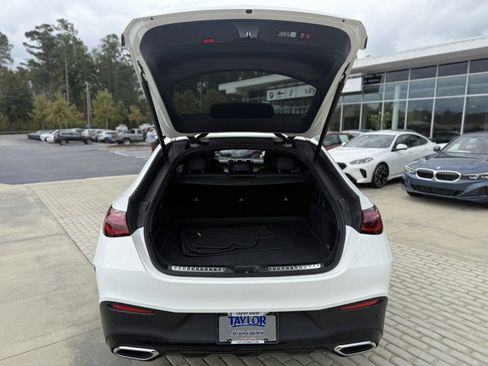 Used 2024 Mercedes-Benz GLC 300 4MATIC image 17