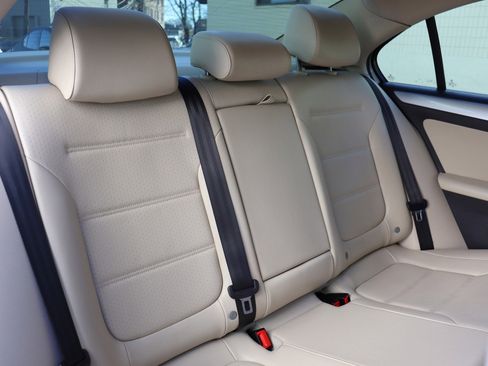 Used 2014 Volkswagen Jetta SE image 16