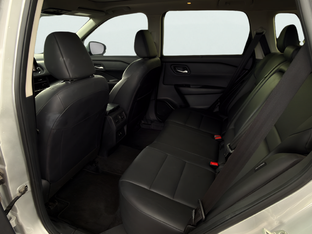 Certified 2025 Nissan Rogue SV w/ SV Premium Package AWD/4WD image 17