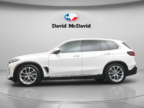 Used 2025 BMW X5 xDrive50e AWD/4WD image 30