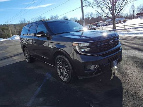 Used 2025 Ford Expedition Platinum w/ Stealth Performance Package image 2