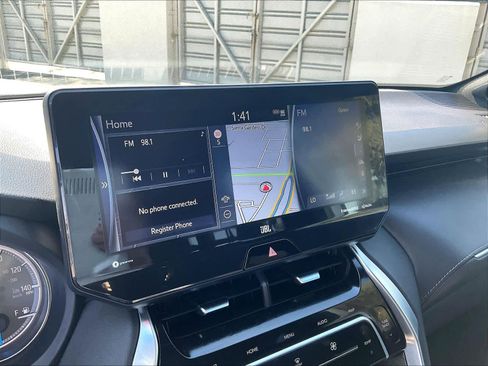 Used 2021 Toyota Venza XLE image 23