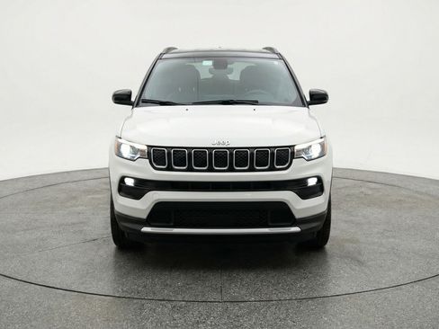 Used 2025 Jeep Compass Limited image 2